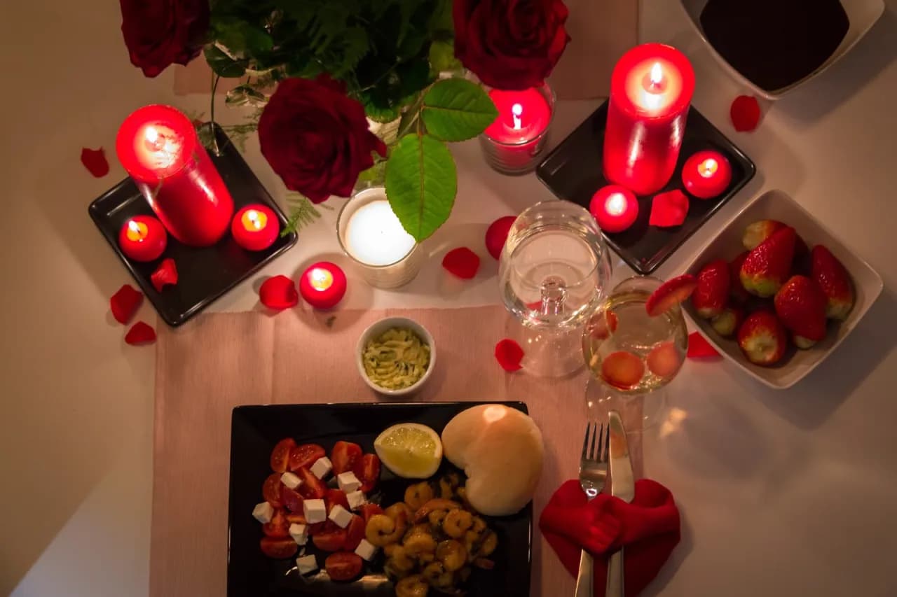Co przygotować na romantyczną kolację we dwoje, by zachwycić ukochaną osobę